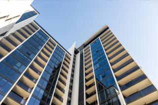 Central Woden Retreat, Shops, Parking, Hospital - 9