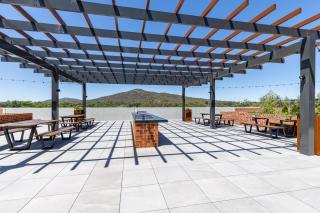 Prime 2BR Apt w Parking n Rooftop BBQ Near ANU - 6