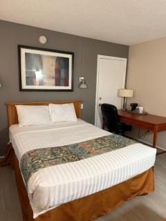 Canadas Best Value Inn Kelowna - Kelowna - 4