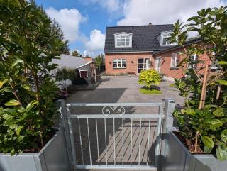 Charming townhouse of 173 m2 with double carport - Silkeborg - 0