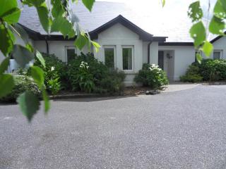 Ethan House Holiday Suites - 2