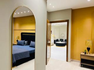 Downtown Serene - A Luxury Suite in B3 Heights with Gym - 4