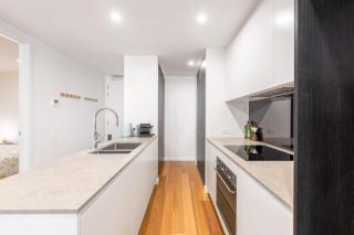 Central Comfort ,CBD 2BR w Free Parking, Wifi - 8