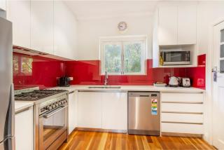 Cottesloe Beach Deluxe Apartment - 3