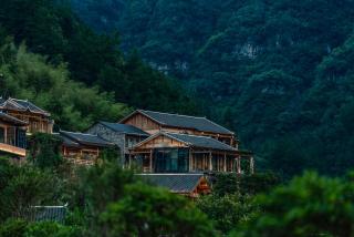 Ethnic Hundred-years Elysian Culture&Art Scholar Resorts - Zhangjiajie - 0