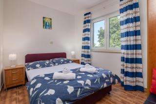 Peaceful Retreat Apartments with Terrace - 9