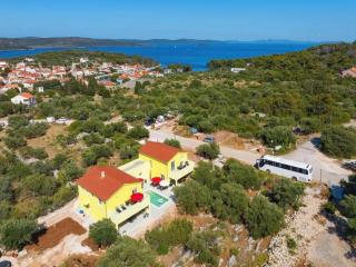 Villa Gaby with Heated Pool - Božava - 7