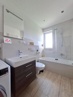 BURGPANORAMA im Haus Auszeit mit Ausblick, 3BR, 2 Bäder, Parken, Küche, Balkon - Leinsweiler - 8