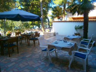 Bed & Breakfast Pansion Rade - Pirovac - 1