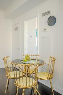 48th Floor CN Tower View 1 Bedroom Condo Iceboat Terrace Downtown Toronto - 3