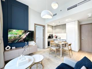 Exquisite 2BR Oasis w Pool View in Meydan - 0