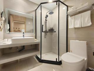 GreenTree Inn Shanxi Jinzhong JieXiu Railway Station Express Hotel - Pingyao - 2