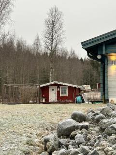 Mysig timmerstuga med braskamin nära Hovfjället - 6