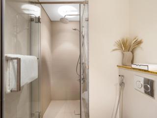 Stylish 1BR in Socio Pool, Cinema & Game Lounge - 5