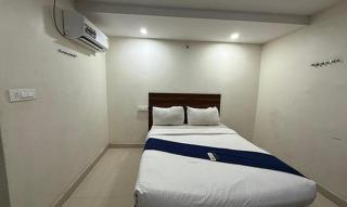 FabHotel Blue Diamond - Kondapur - 3