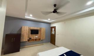 FabHotel Blue Diamond - Kondapur - 7