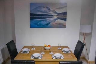 Business friendly & Spacious 2BR home - Perfectly located for working in Swansea - Swansea - 2
