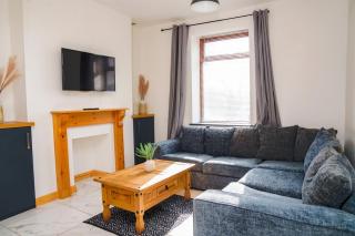 Business friendly & Spacious 2BR home - Perfectly located for working in Swansea - Swansea - 0