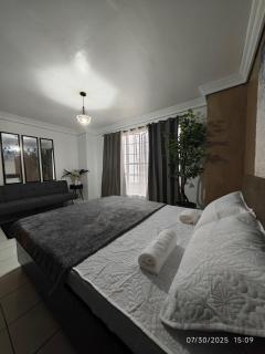 Luxhomme Baguio Guest Homestay with Balcony - Baguio - 9