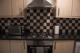 Business friendly 3BR home - King size beds & Centrally located - Swansea - 3