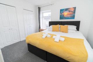 Family-Friendly 3-Bed House in Swansea - 7