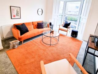Spacious 3-bed near the city centre - Swansea - 0
