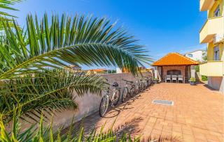 1 Bedroom Beautiful Apartment In Medulin - 4