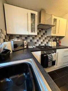 Spacious 2BR House with Sofa Bed & Parkin - 1