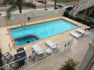 Beautiful 3 Bedroom Condo - South Padre Island - 7