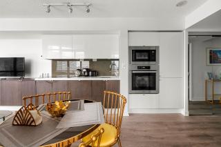 Bright 1 Bedroom Condo Iceboat Terrace Downtown Toronto - 6