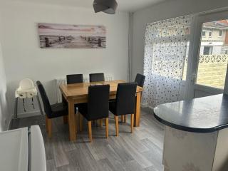 Family & Group Stay – 3 Bedroom Swansea Home - Swansea - 9