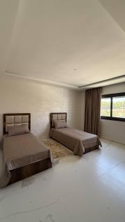 5BR Villa Near Beach & Parking - Tangier - 9