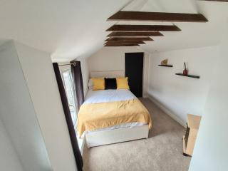 Explore Swansea! 4-Bed Delhi St Stay - Swansea - 8