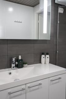 Polar City Suites l By BookLapland - - 7