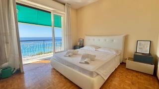 Riviera sea Views from every rooms - 7