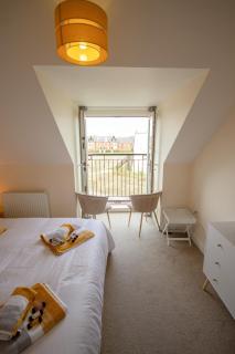 Martello Sunrise - Luxury 3-bedroom Seaview Beach House - 8