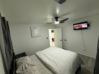 3BDR Comfort home Wt WiFi n Hottub - Midwest City - 2