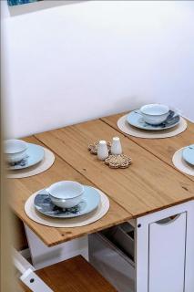 Spacious & Modern 4-bed home - TV in every bedroom - Swansea - 8