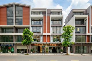 Royal Hotel - Vinhomes Ocean Park 3 - - 9