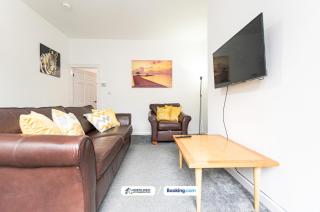 Spacious 2BR Contractor House in Farnworth, Bolton - 8