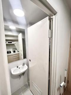 Apt Modern Tokyo Riverside at PIK2 by TYAFY Living - - 3