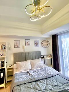 Apt Modern Tokyo Riverside at PIK2 by TYAFY Living - - 2