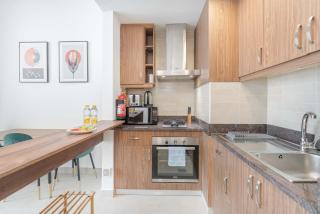 StayShort - Jebel Ali sleeps 2 with Gym & Swimming Pool - 3