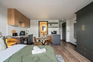 Air-Conditioned Studio, North London Access - New Southgate - 3