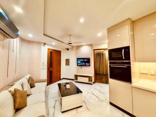 The Cozy Suite by Lux Haven Stays 2 Bedroom Apartment - Lahore - 3