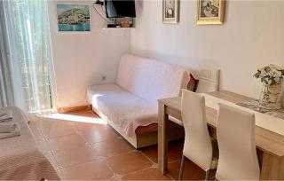 Gorgeous Apartment In Karlobag With Wifi - Karlobag (Carlopago) - 1