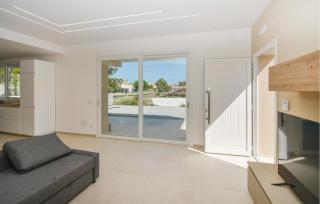 Lovely Home In Brucoli - 1