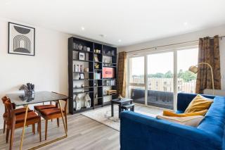 GuestReady - Millbrook Park retreat with balcony - Hendon - 0