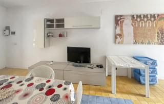 2 Bedroom Awesome Apartment In Vico Del Gargano - 1