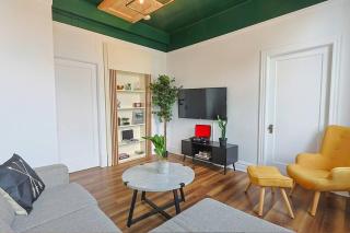 Royale 1918, 6bdr, game room, net, pool & more - 2